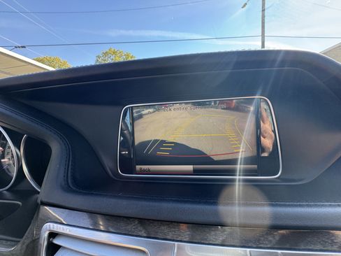 Used 2015 Mercedes-Benz E 400 Sedan image 16