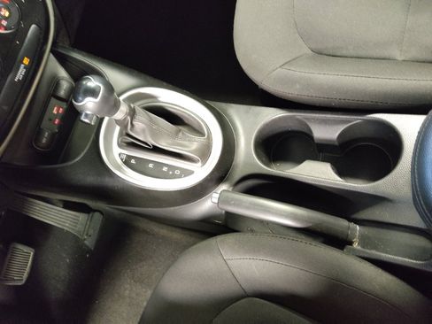 Used 2019 Kia Soul FWD image 26