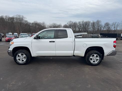 Used 2016 Toyota Tundra SR5 image 2