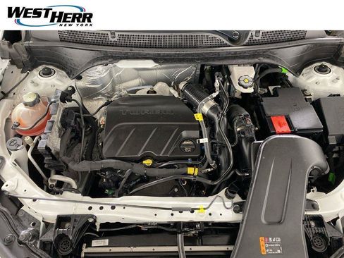 Used 2025 Buick Envista Sport Touring w/ Convenience II Package FWD image 29