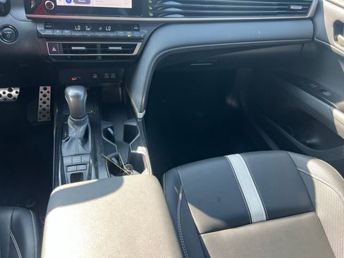 Used 2025 Toyota Camry SE FWD image 33