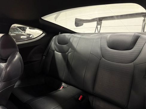Used 2013 Hyundai Genesis 3.8 RWD image 35