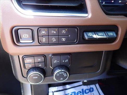 Used 2024 Chevrolet Tahoe High Country AWD/4WD image 19