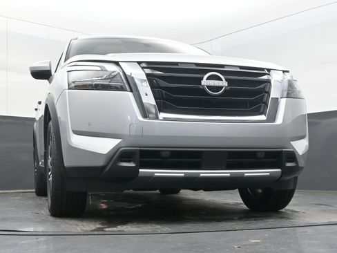 New 2025 Nissan Pathfinder Platinum image 25