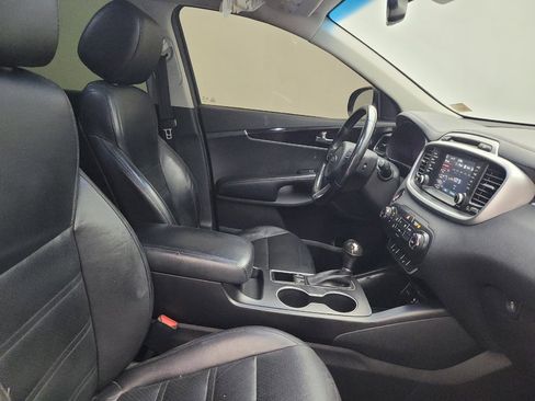 Used 2017 Kia Sorento FWD w/ LX Convenience Package image 21