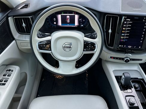 Certified 2023 Volvo XC60 B5 Plus image 16