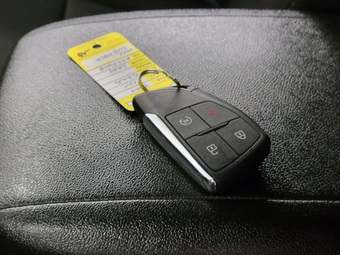 Used 2024 Chevrolet Colorado LT w/ LT Convenience Package II image 26