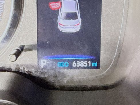Used 2021 Toyota Corolla LE FWD image 16