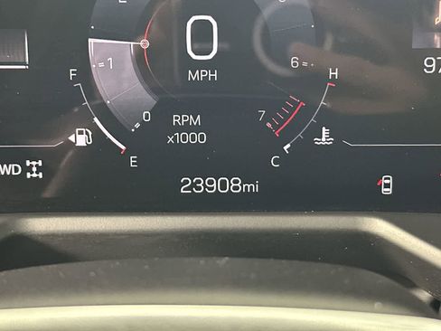 Used 2025 GMC Acadia Elevation AWD/4WD image 15
