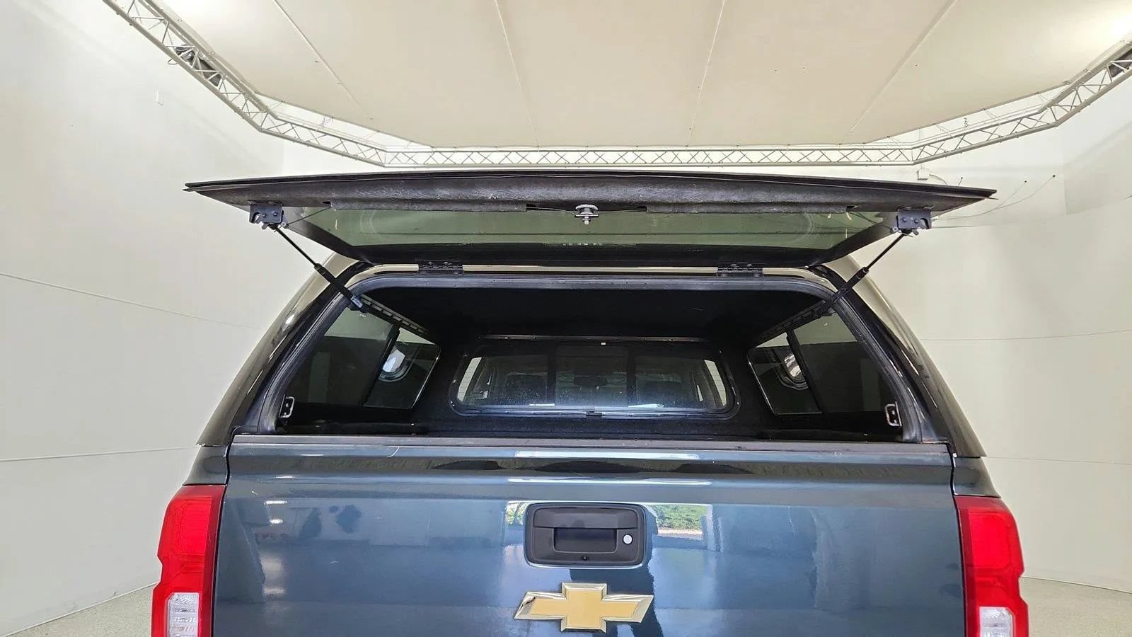 Used 2017 Chevrolet Silverado 1500 LTZ Z71 AWD/4WD image 22