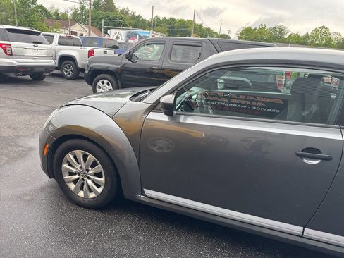 Used 2013 Volkswagen Beetle 2.5 FWD image 4