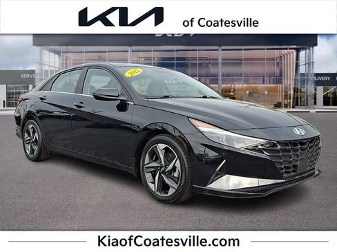 Used 2022 Hyundai Elantra Limited w/ Preferred Accessory Package FWD image 1