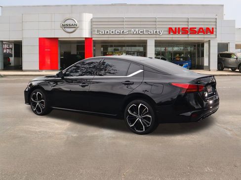 Used 2024 Nissan Altima 2.5 SR w/ SR Premium Package image 5