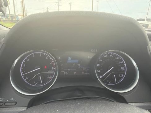 Used 2020 Toyota Camry LE w/ Moonroof Package AWD/4WD image 8