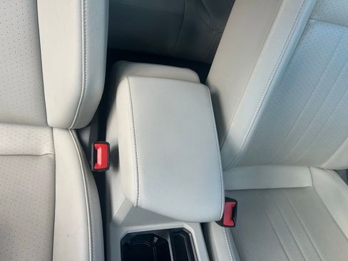 Certified 2023 Volkswagen Tiguan SE image 39