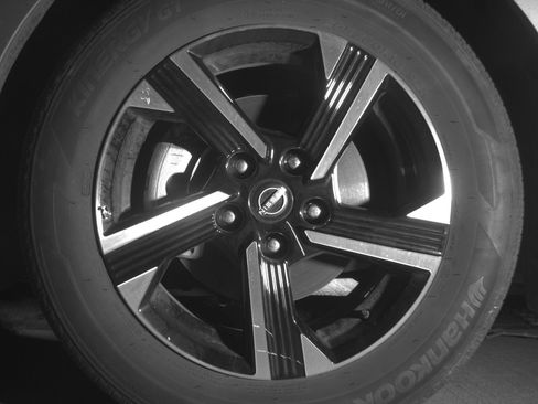 Used 2025 Nissan Sentra SV FWD image 12
