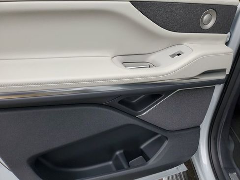 New 2025 Lincoln Navigator L Reserve AWD/4WD image 10