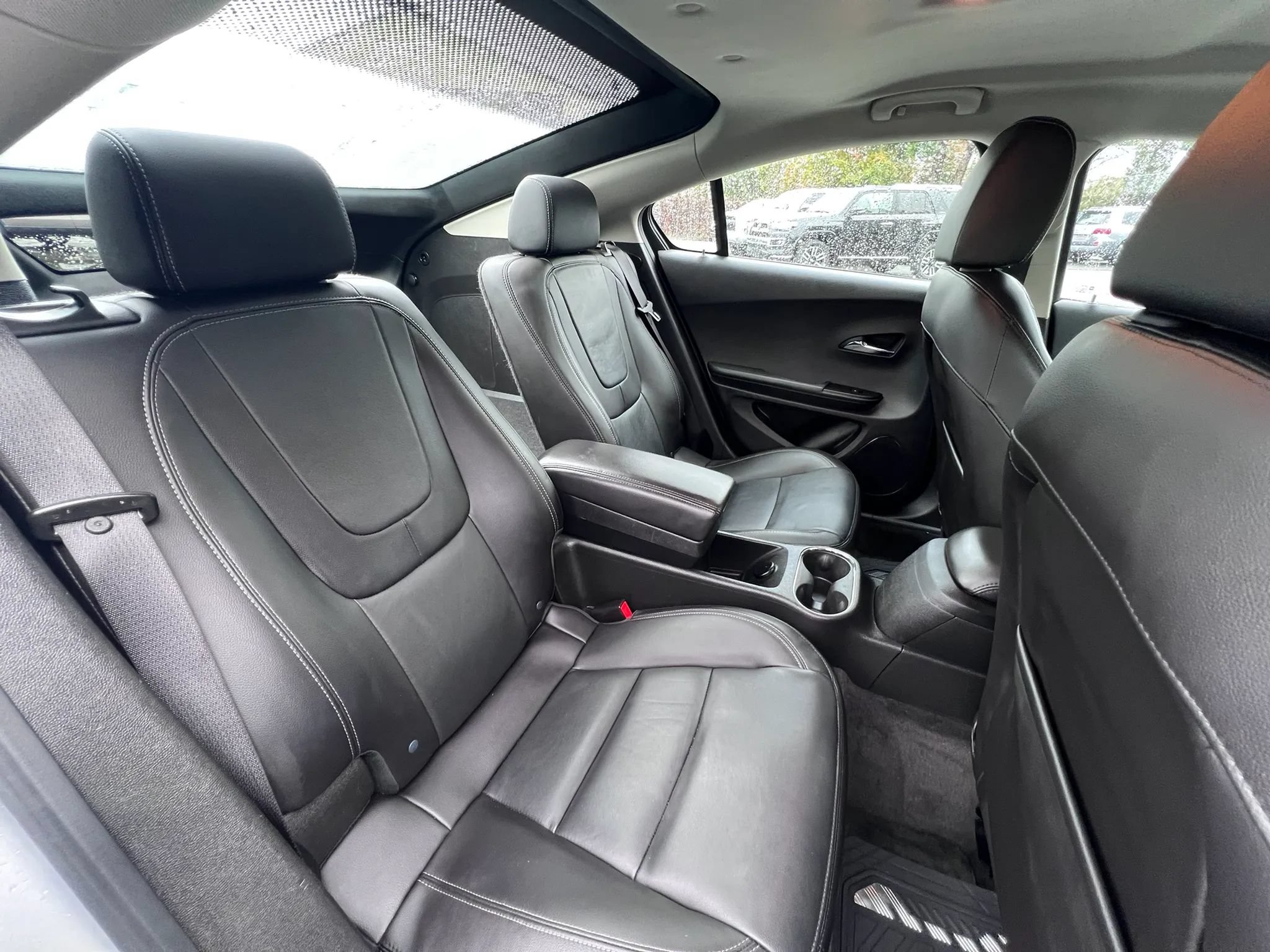 Used 2015 Chevrolet Volt Premium w/ Premium Trim Package FWD image 32