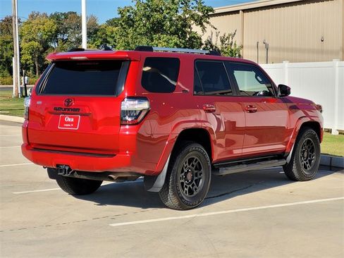 Used 2022 Toyota 4Runner SR5 image 4