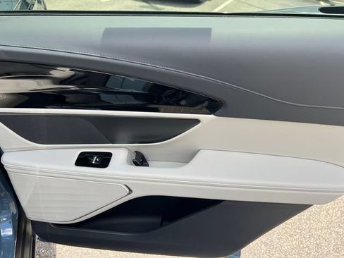 New 2026 Lincoln Nautilus Premier AWD/4WD image 17