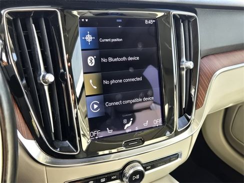 Used 2022 Volvo S60 B5 Momentum w/ Premium Package image 19