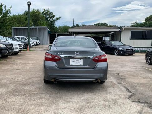 Used 2018 Nissan Altima 2.5 SV FWD image 6