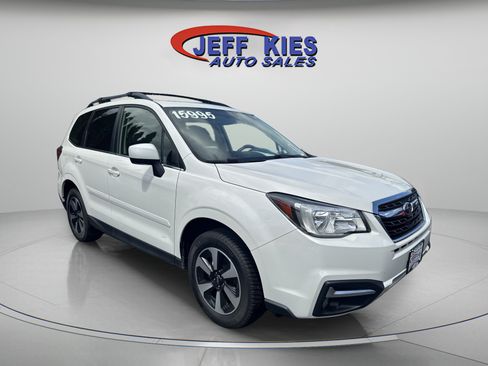 Used 2017 Subaru Forester 2.5i Limited AWD/4WD image 3