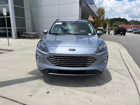 Certified 2022 Ford Escape Titanium w/ Titanium Elite Package FWD image 3