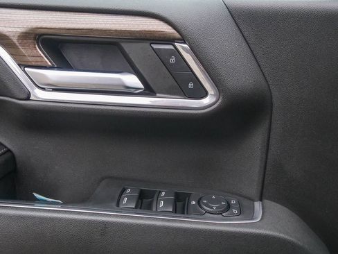 Used 2023 Chevrolet Silverado 1500 LT Trail Boss w/ Convenience Package II AWD/4WD image 19