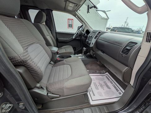 Used 2010 Nissan Frontier SE w/ SE Value Truck Pkg image 18