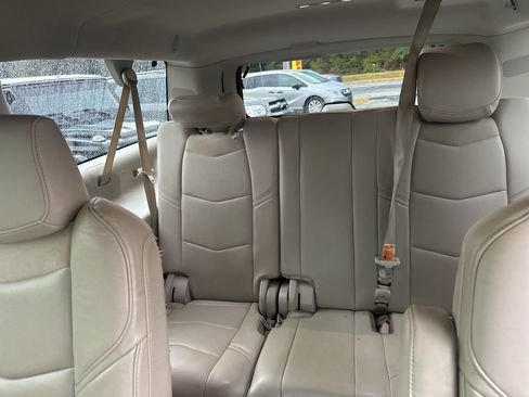 Used 2017 Cadillac Escalade ESV Premium Luxury image 10