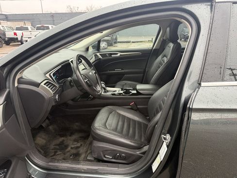 Used 2016 Ford Fusion SE w/ Equipment Group 202A image 8