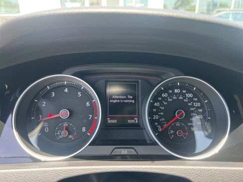 Used 2019 Volkswagen Golf 4-Door FWD image 7