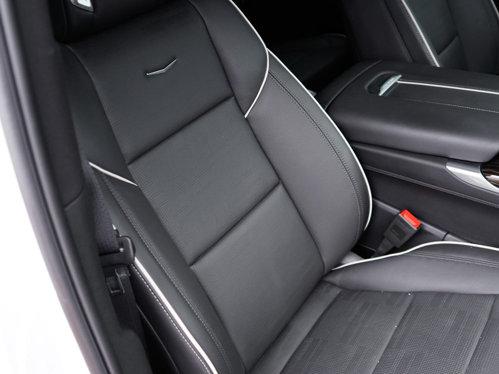 Used 2025 Cadillac Escalade ESV Premium Luxury w/ LPO, Floor Liner Package AWD/4WD image 30