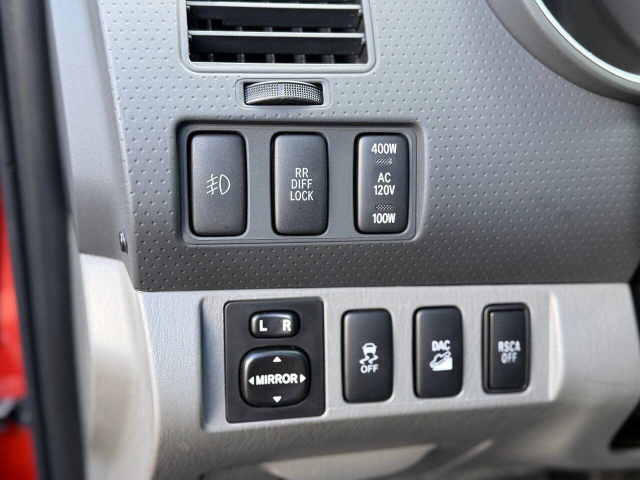 Used 2015 Toyota Tacoma TRD Pro w/ Off Road Towing Package AWD/4WD image 9