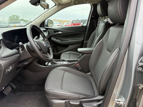 Used 2025 Buick Encore GX Preferred AWD/4WD image 28