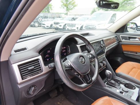 Used 2019 Volkswagen Atlas SEL Premium AWD/4WD image 16