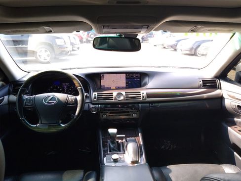 Used 2014 Lexus LS 460 AWD image 16