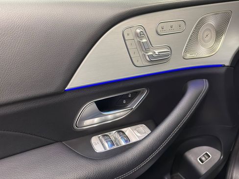 Used 2025 Mercedes-Benz GLS 450 4MATIC image 37