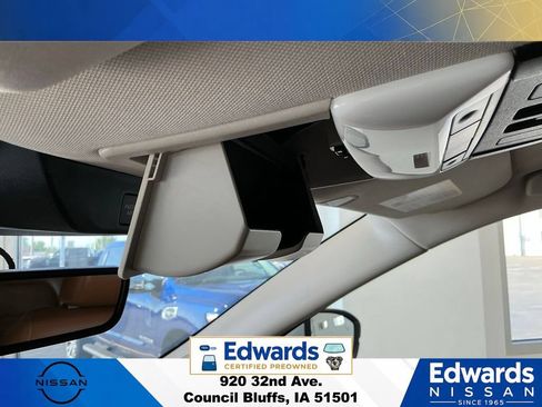 Used 2024 Nissan Pathfinder Platinum AWD/4WD image 40