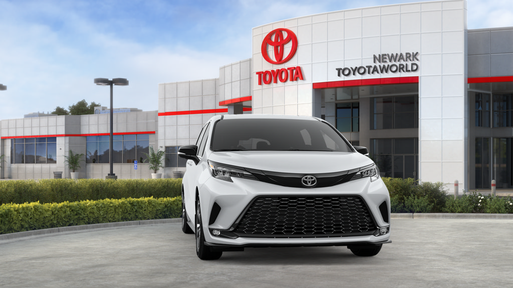 New 2026 Toyota Sienna XSE AWD/4WD image 5