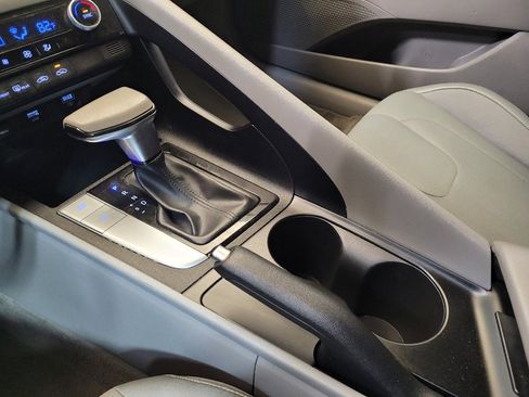 Used 2022 Hyundai Elantra SEL w/ Cargo Package image 26