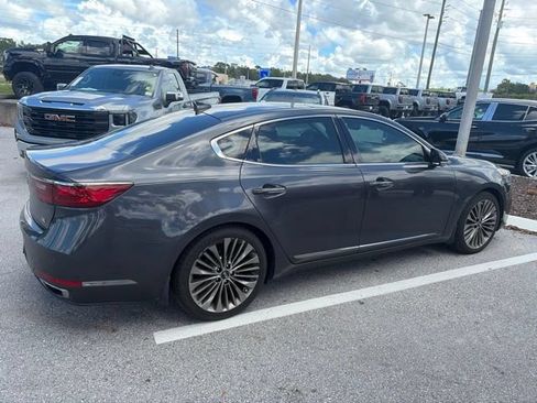 Used 2019 Kia Cadenza Limited FWD image 2