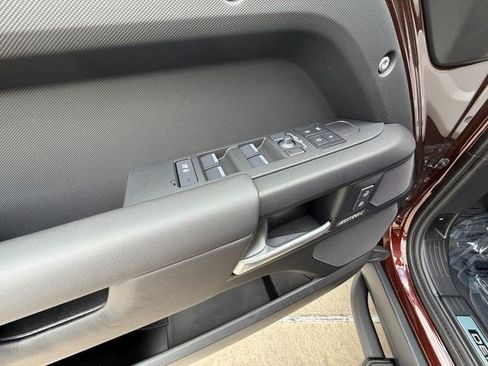 New 2026 Land Rover Defender 130 X-Dynamic SE AWD/4WD image 11