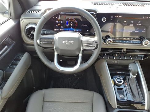 New 2026 Chevrolet Colorado ZR2 w/ Technology Package AWD/4WD image 25