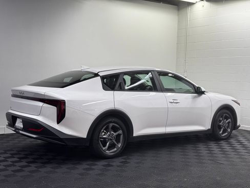 Used 2025 Kia K4 FWD image 2