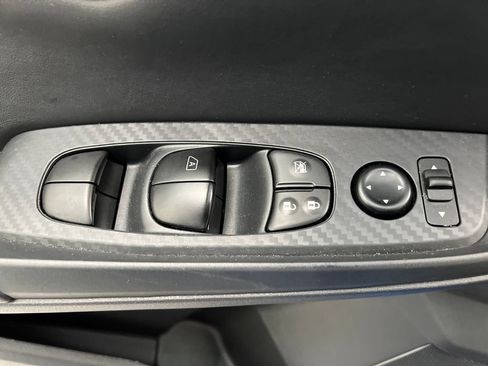 Used 2025 Nissan Sentra SV FWD image 15
