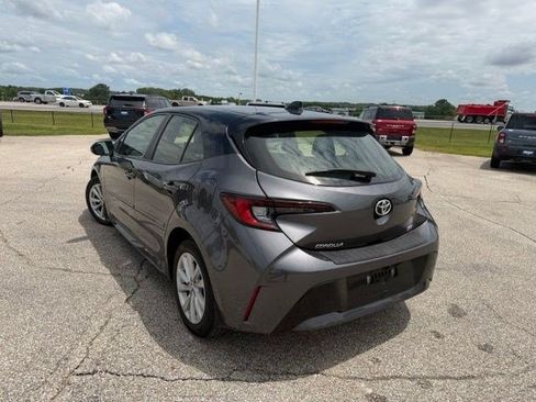 Used 2023 Toyota Corolla SE w/ SE Premium Package FWD image 12