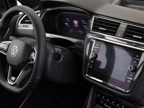 Used 2022 Volkswagen Tiguan SEL R-Line image 22