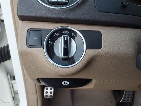 Used 2014 Mercedes-Benz C 300 4MATIC Sedan image 18